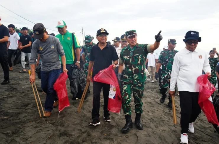 Gerakan Bali Bersih Sampah Serentak, 27.500 Peserta Turun Aksi di Seluruh Bali